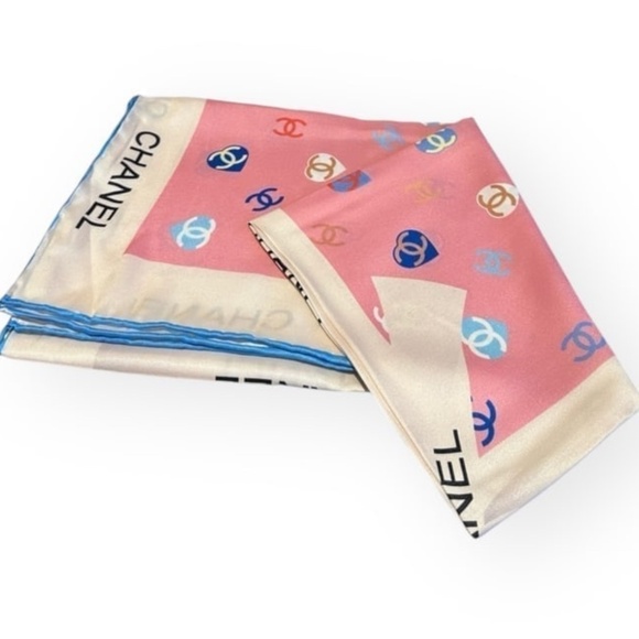 CHANEL Logo Pink Scarf - Picture 3 of 7